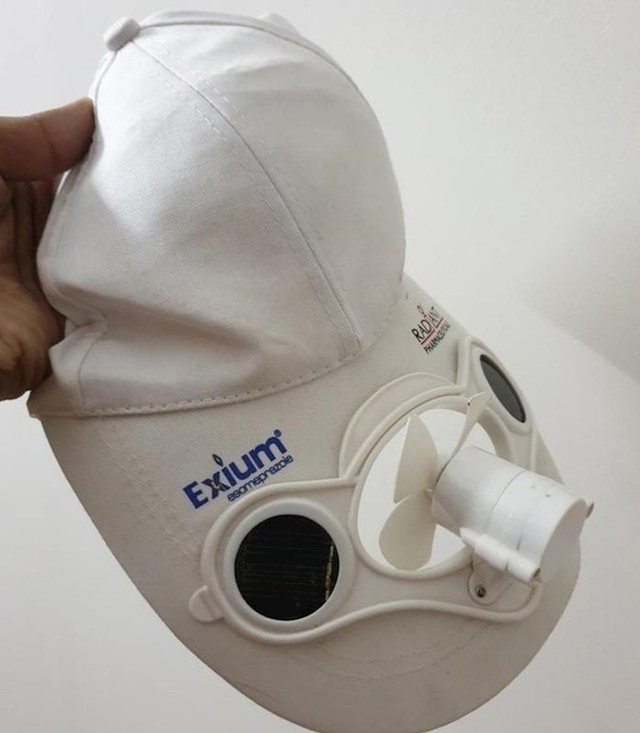 Šilterica s ventilatorom koji radi na solarnu energiju - idealno za vruće dane!