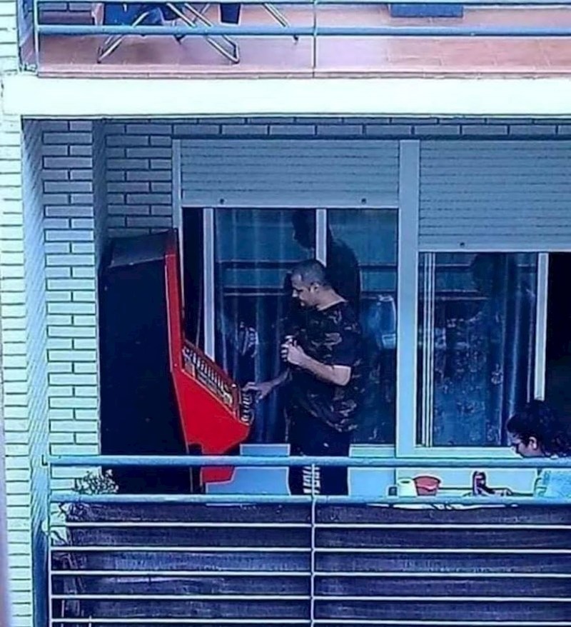 Susjed ga je slikao, a fotka je naravno postala hit na društvenim mrežama: