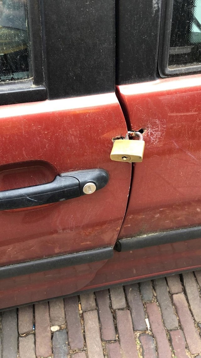 Lopovi će biti jako zbunjeni ako pokušaju ukrasti ovaj automobil.