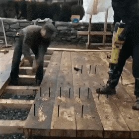 Ovaj radnik je dokazao da nijedan stroj nema šanse protiv njega i njegove snage