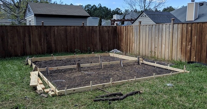 S tatom je u dvorištu napravio ured u kakvom bi svaki muškarac htio raditi