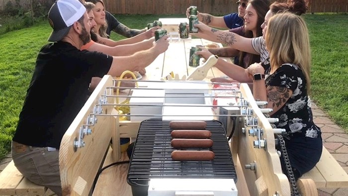 VIDEO Lik je napravio stol idealan za piknike i druženje u dvorištu, pogledajte kako funkcionira