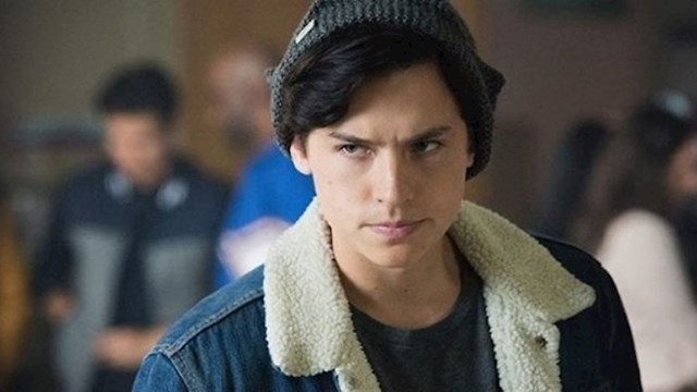 Cole Sprouse je u seriji "Riverdale" glumio 16-godišnjaka, a zapravo je imao 27 godina.