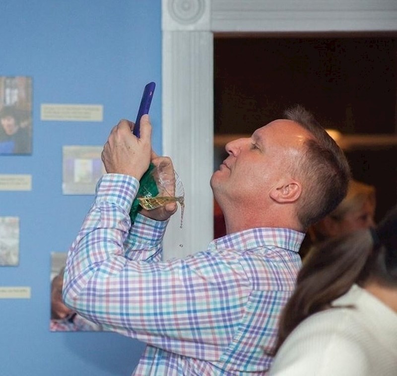 I ovaj čovjek će uskoro biti mokar...