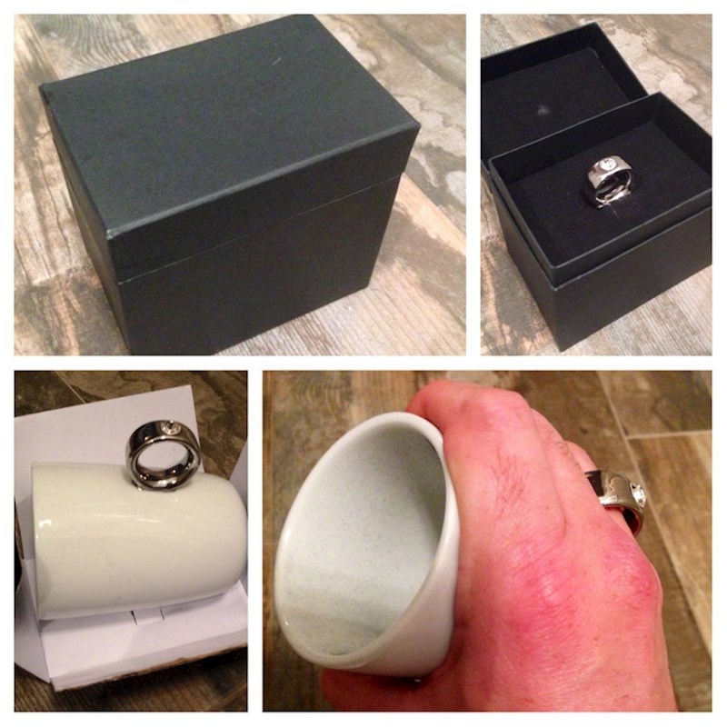 Mislio je da je dobio debeli zlatni prsten, no onda ga je pokušao izvaditi iz kutije...