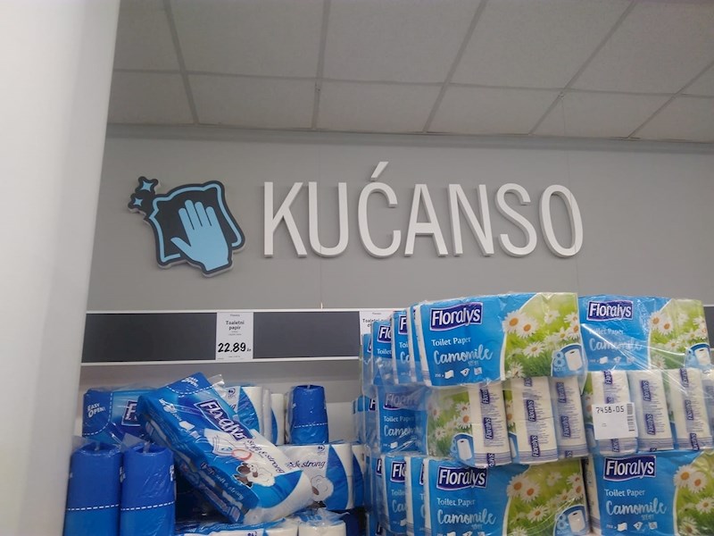 Natpis je dosta velik, no očito nitko nije primijetio...