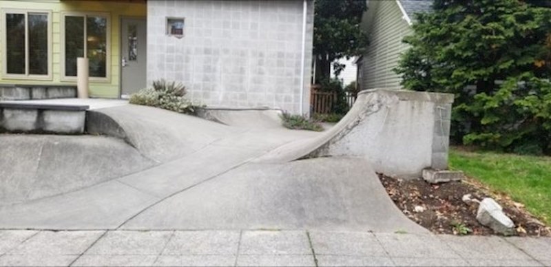 "Naš susjed ispred kuće ima mini skate park!"