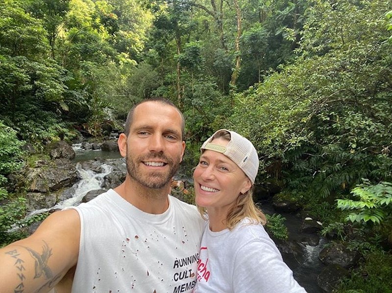 Robin Wright i Clément Giraudet - razlika u godinama: 19