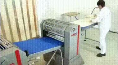 Evo kako se masovno proizvode pizze koje možete kupiti u supermarketima