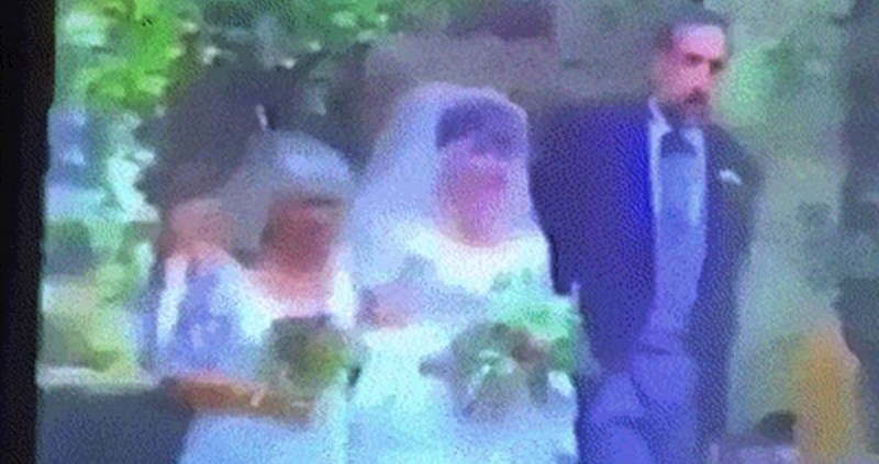 Gledali su snimku vjenčanja, a onda su shvatili da je snimatelj dodao nešto bez njihovog znanja