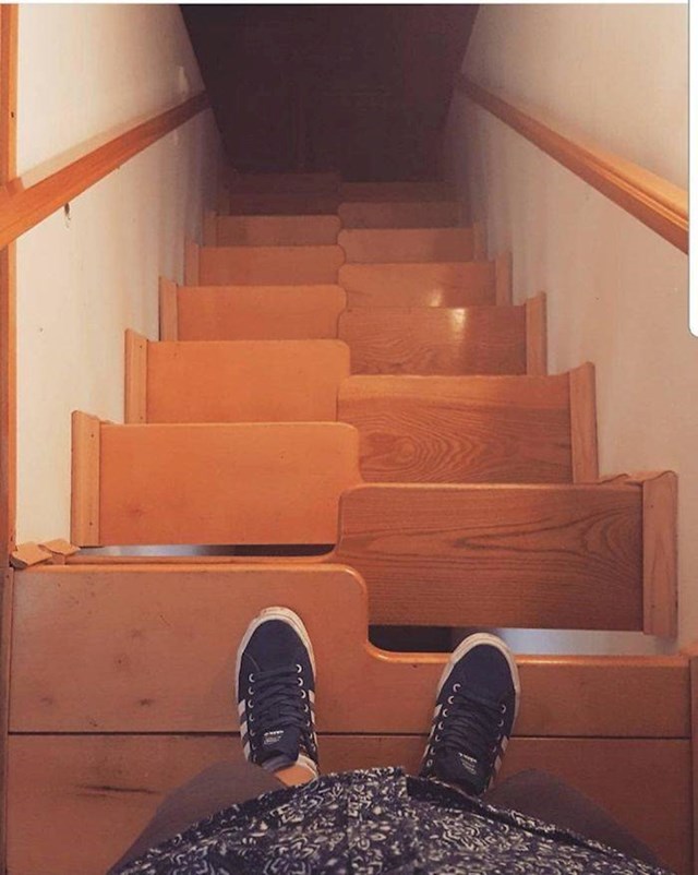 za svaku nogu po jedna stepenica...