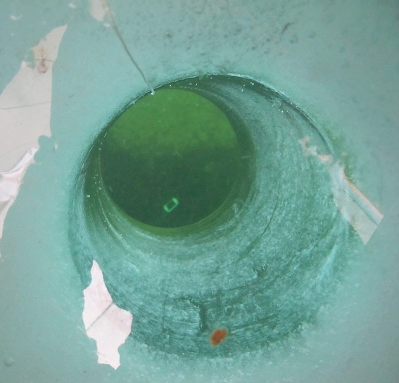 "Moj prijatelj voli u zimskim mjesecima ići ribolov. Vidite li što je na dnu zaleđenog jezera?"