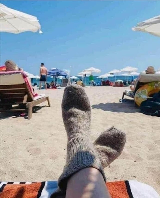 ZAR NA PLAŽI?! Turistkinja je svojom čudnom odlukom nasmijala ostale ovo je ponosno pokazala i na društvenim mrežama: