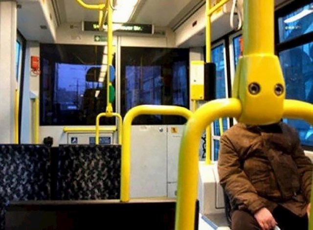 LEGO čovjek u tramvaju