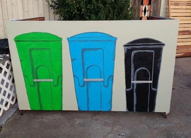 "Susjed nas je prijavio jer su naše kante za smeće bile vidljive s ceste (što je kod nas zabranjeno). Evo, sad više nisu, sad su iza oslikanog zida."