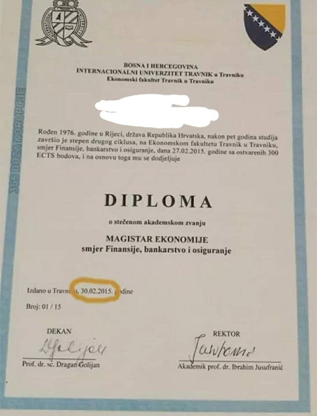 Pogledajte koji je datum pisao na njoj: