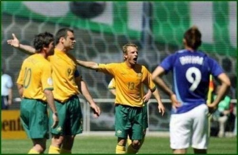 Jeste li ikad vidjeli nogometaša s dužom rukom?