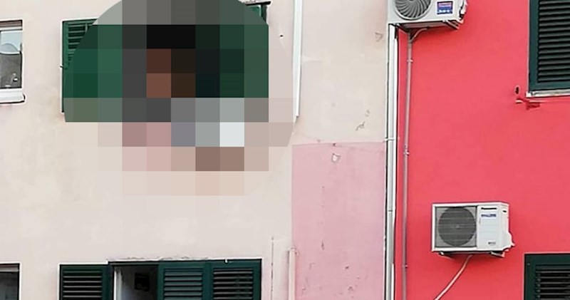 Turist se malo previše opustio, pogledajte što je netko slikao dok je prolazio kraj ove zgrade