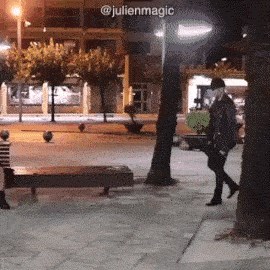 Mađioničar sjeo na klupu pa oduševio lika koji je sjedio pokraj njega