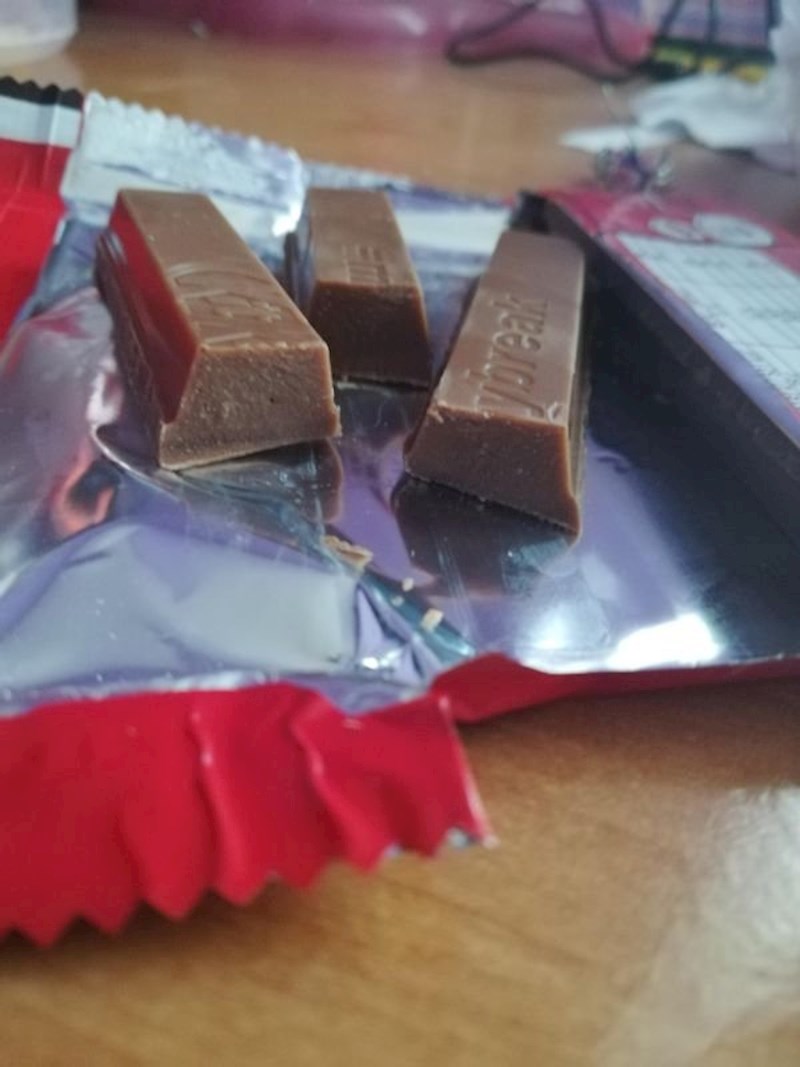 Dobio je KitKat bez keksa unutra...