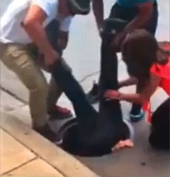 Nekoliko ljudi je jednog lika "umakalo" u kanalizaciju, imali su vrlo dobar razlog