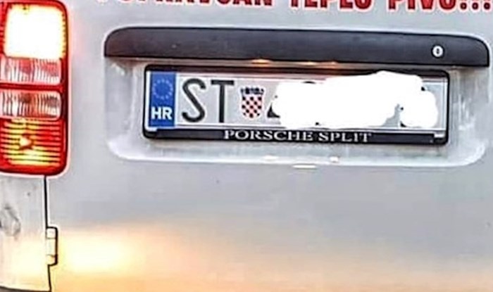 Majstor za hladnjake je na kombi zalijepio natpis koji je nasmijao prolaznike