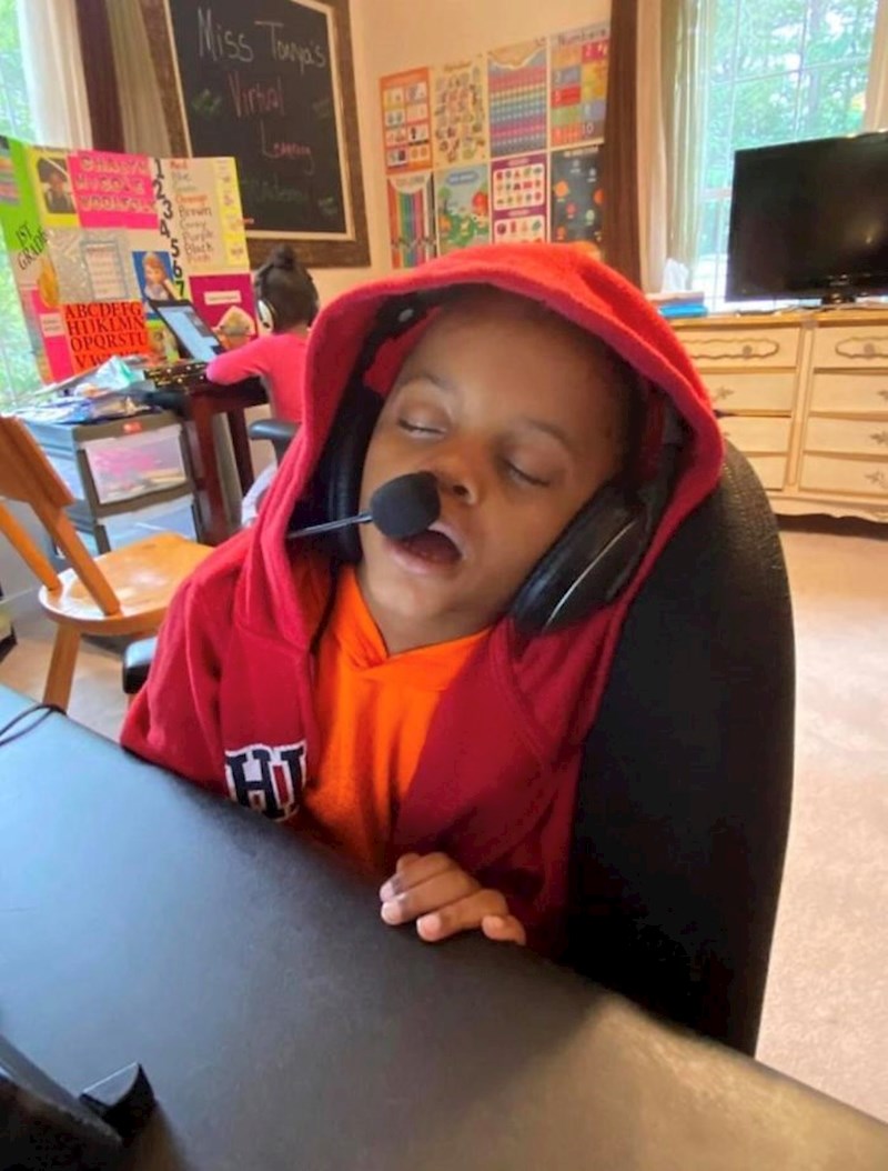 Lekcija mu je bila predosadna...