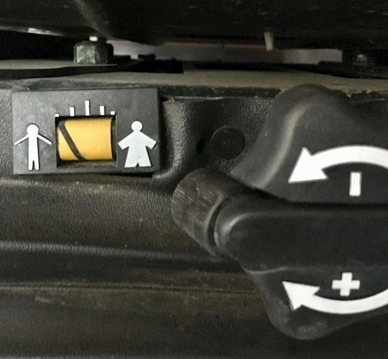 "Traktor mog prijatelja ima postavke za debljinu vozača. Ne znam za što točno služi, ali je navodno važno."