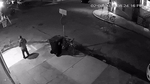 Nećete vjerovati kako je ovaj lik ukrao bicikl zaključan na stupu prometnog znaka