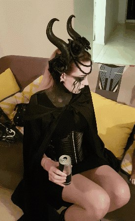 GIF Vlasnica maskom preplašila psa, njegova reakcija sve govori 