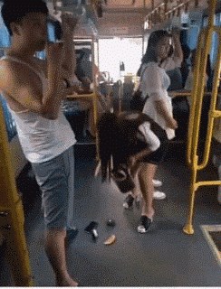 GIF Ni kriv ni dužan - nastradao je na najgori mogući način