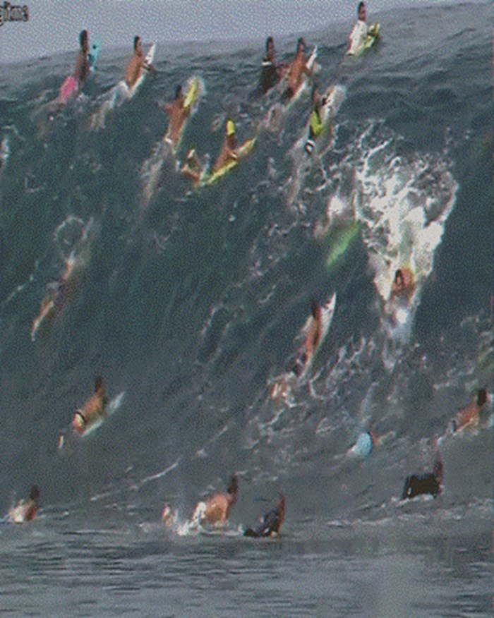GIF Surfanje iz malo drugačije perspektive moglo bi vas prestrašiti 