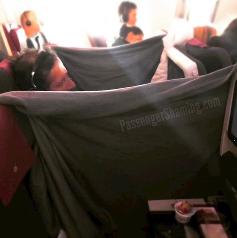 Kampiranje na avionu.