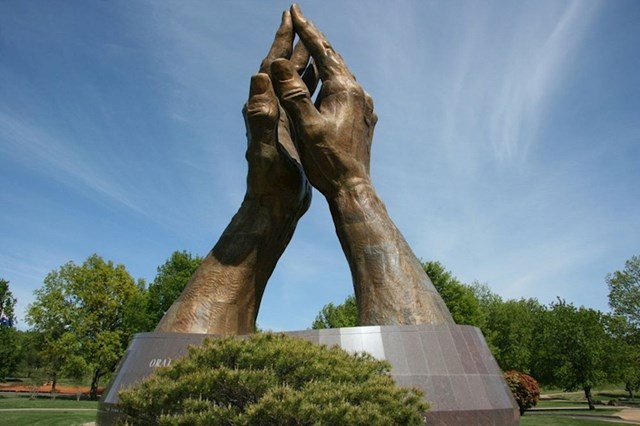 Ruke koje se mole, Tulsa