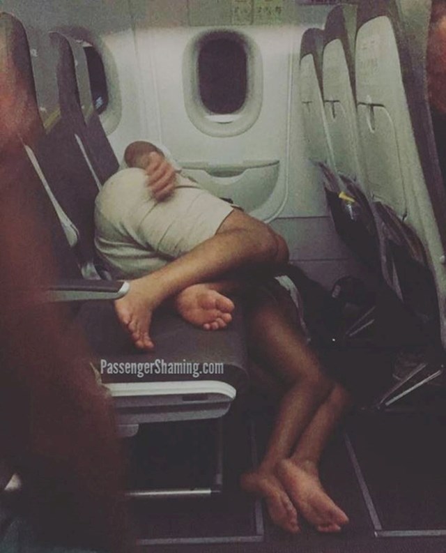 Spavanje na podu aviona?
