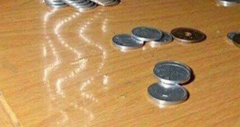 Muškarac napravio nevjerojatnu skulpturu od kovanica