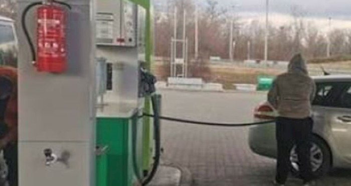 Išao je napuniti rezervoar, a postao predmet ismijavanja na društvenim mrežama
