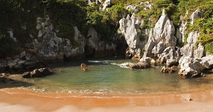 Plaža Gulpiyuri je plaža za koju se kaže da nema more, pogledajte zašto