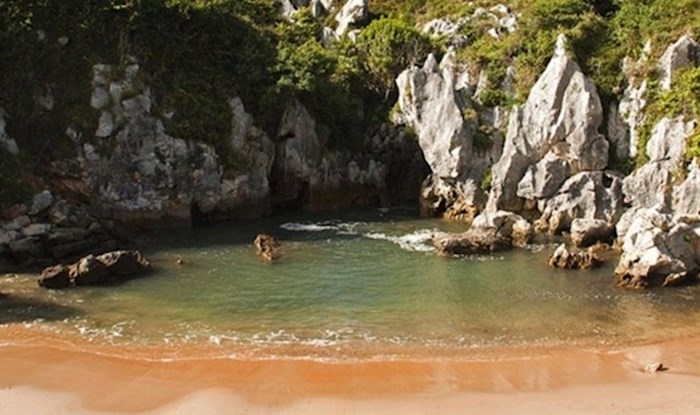 Plaža Gulpiyuri je plaža za koju se kaže da nema more, pogledajte zašto