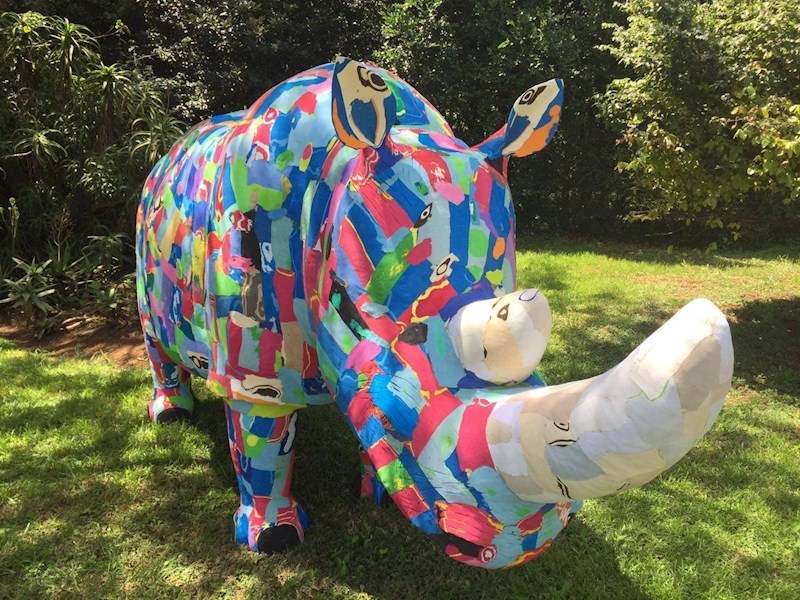 Ova je skulptura napravljena u čast Sudanu, posljednjem mužjaku sjevernog bijelog nosoroga.