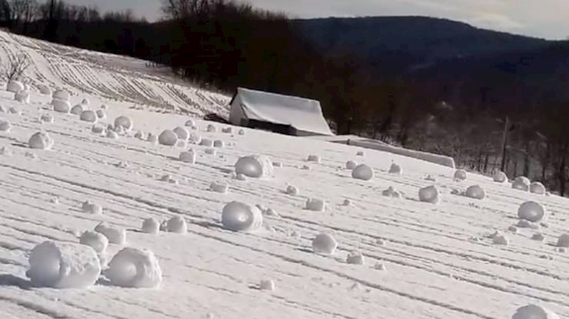 13. Ove prirodno nastale nakupine snijega.