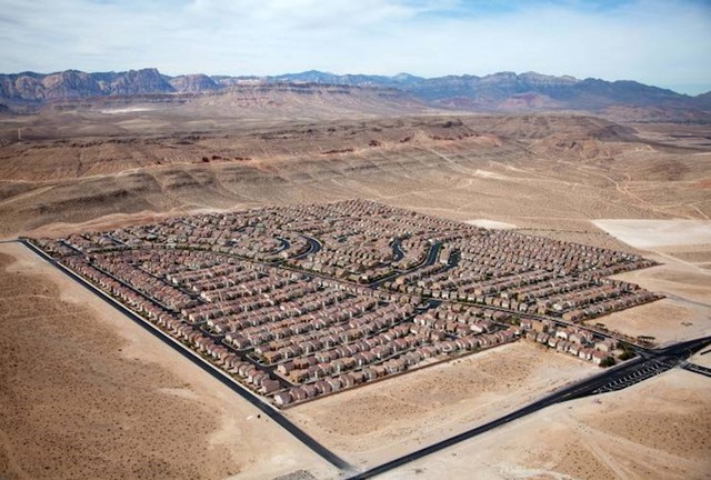 15. Naselje u pustinji u Las Vegasu