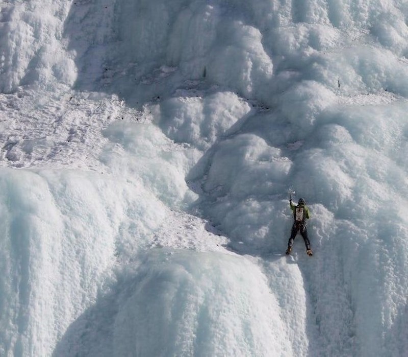 Penjanje uz zamrznuti vodopad.