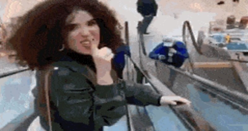 Pokušale su nasamariti slučajnog prolaznika, na kraju je on preveslao njih i postao hit