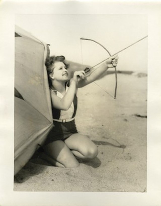 9. Djevojka sa lukom i strijelom