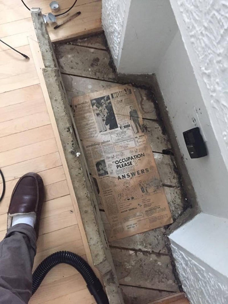 8. "Čistili smo kamin i pronašli stare novine."