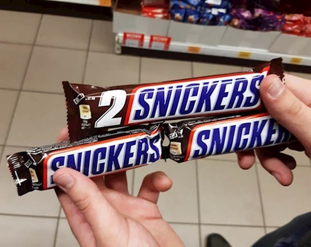 1. Dva Snickersa zapravo nisu dva Snickersa, ni po veličini, ni po gramaži.
