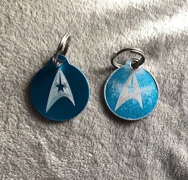 14. Novi i stari privjesak za pseću ogrlicu.