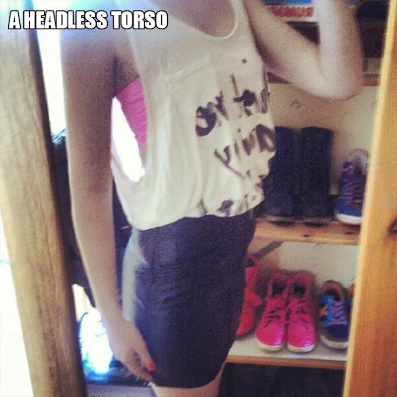 12. Fotke torza bez glave.