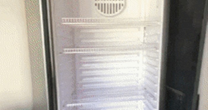 Pogledajte čime je ovaj čovjek opskrbio svoj frižider za dane koje će provesti u karanteni